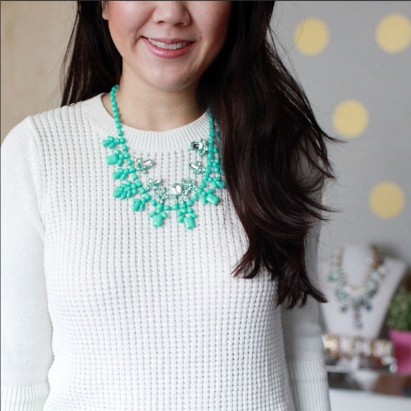 Mint Frosting Statement Necklace - Picture 2 of 2